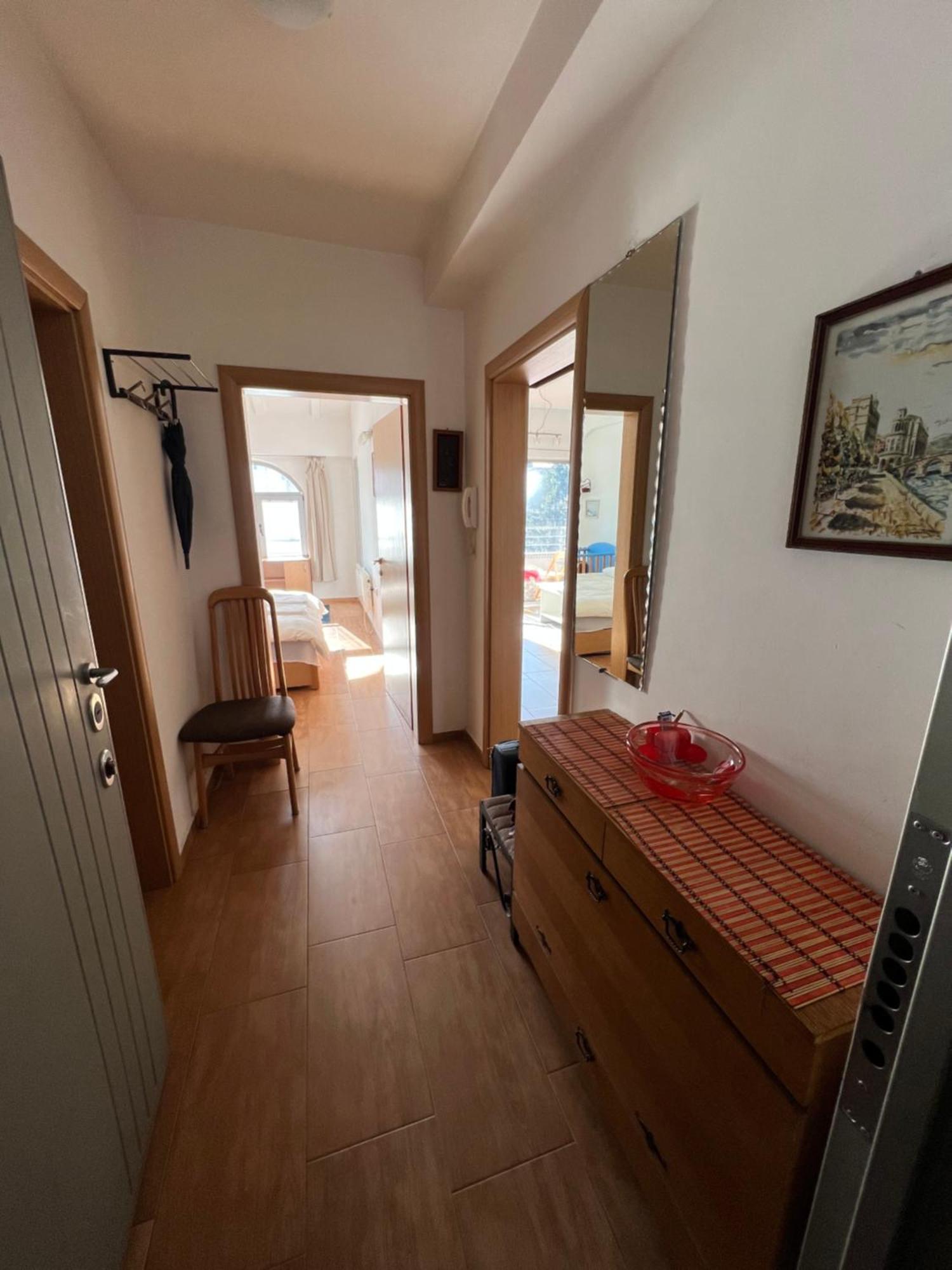 Cozy, Family-friendly 2 Bed With Parking