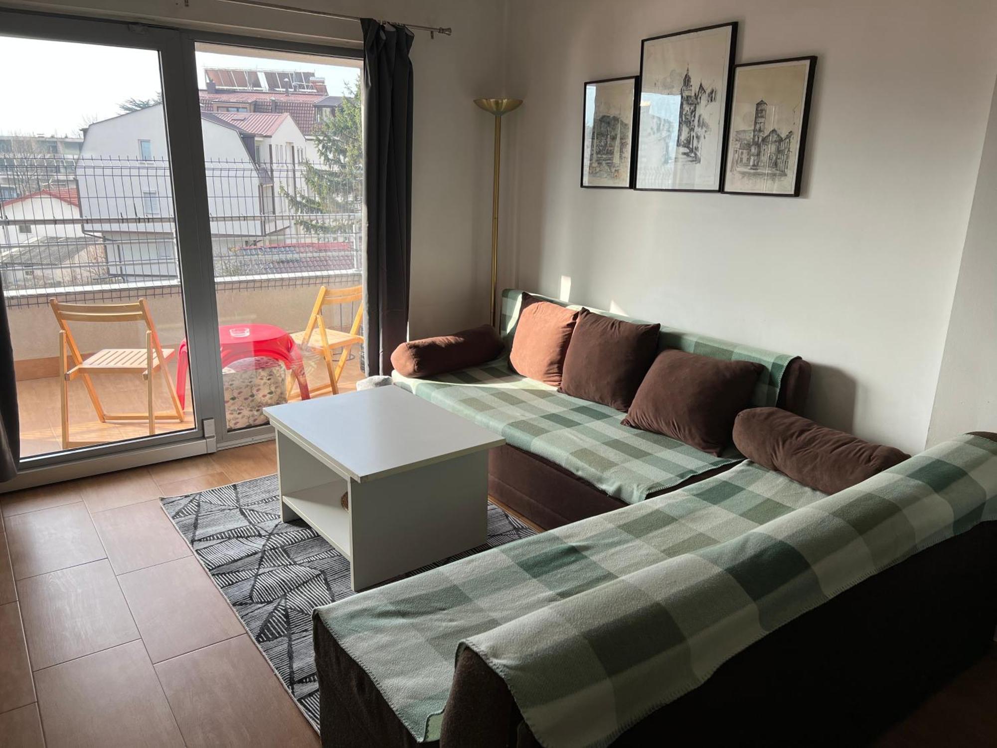Cozy, Family-friendly 2 Bed With Parking אוהריד